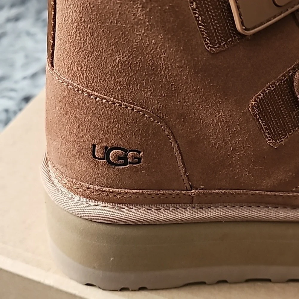 UGG NEUMEL PLATFORM sz 10 womens boots. Brand New in BOX!! Dont Miss Out!♡ Ches!